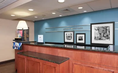 Photo 4 - Hampton Inn & Suites Grand Rapids-Airport 28th St