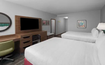 Photo 5 - Hampton Inn & Suites Grand Rapids-Airport 28th St
