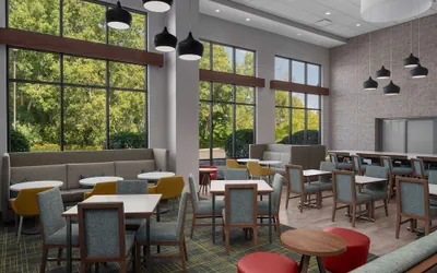 Photo 2 - Hampton Inn & Suites Grand Rapids-Airport 28th St