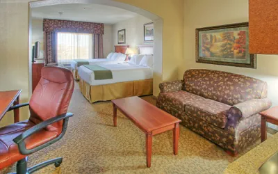 Photo 3 - Holiday Inn Express Hotel and Suites Las Cruces by IHG