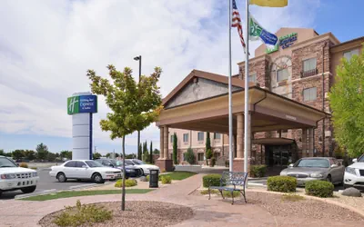 Photo 2 - Holiday Inn Express Hotel and Suites Las Cruces by IHG