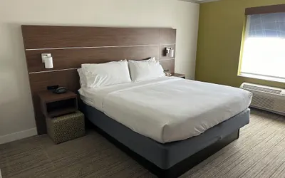Photo 4 - Holiday Inn Express Hotel & Suites San Dimas by IHG