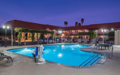 Photo 2 - Laurel Inn Motel