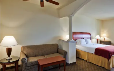 Photo 3 - Holiday Inn Express Hotel & Suites Fairfield - North by IHG