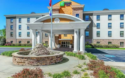 Holiday Inn Express & Suites Morristown by IHG