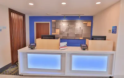 Holiday Inn Express & Suites Dickson by IHG
