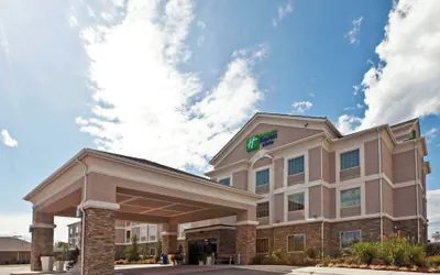 Photo 2 - Holiday Inn Express Ada by IHG