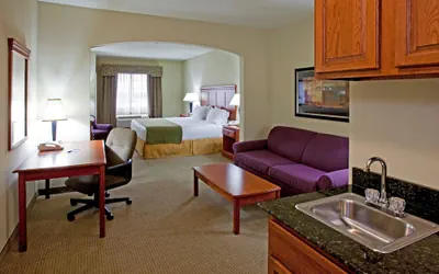 Photo 4 - Holiday Inn Express Ada by IHG