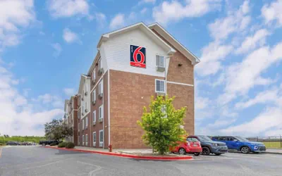 Photo 2 - Studio 6 Extended Stay Oklahoma City Norman OK