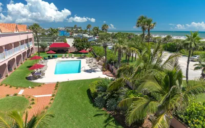 Photo 2 - The Inn at Cocoa Beach - Adults Only
