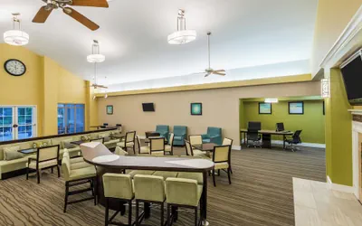 Photo 5 - Larkspur Landing Extended Stay Suites St. Louis Riverport - Airport West