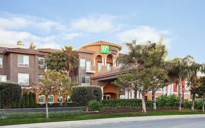 Photo 2 - Holiday Inn Express & Suites Corona by IHG