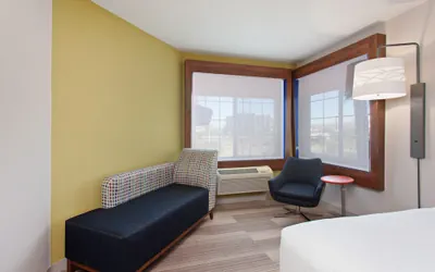 Photo 4 - Holiday Inn Express & Suites Corona by IHG