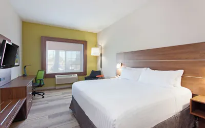Photo 5 - Holiday Inn Express & Suites Corona by IHG