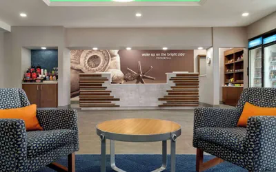 Photo 4 - La Quinta Inn & Suites by Wyndham Stephenville