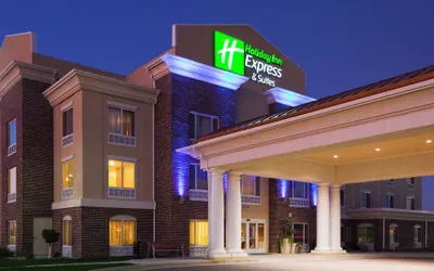 Holiday Inn Express & Suites Minot by IHG