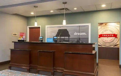 Photo 5 - Hampton Inn & Suites Fort Myers - Colonial Blvd