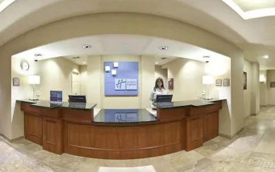 Photo 2 - Holiday Inn Ex Ste Porterville by IHG