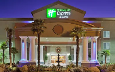 Photo 2 - Holiday Inn Express and Suites Modesto by IHG