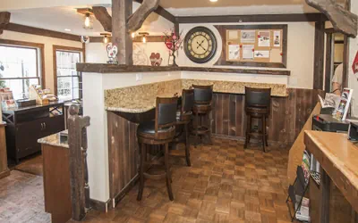 Photo 4 - Auld Holland Inn