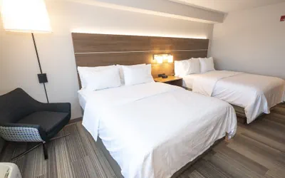 Photo 3 - Holiday Inn Express Hotel & Suites Iron Mountain by IHG