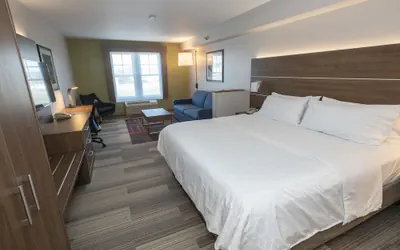 Photo 5 - Holiday Inn Express Hotel & Suites Iron Mountain by IHG