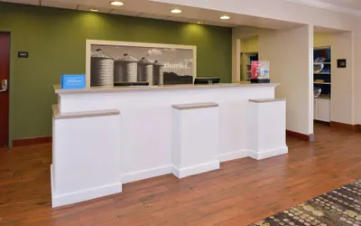 Photo 4 - Hampton Inn & Suites Wilmington