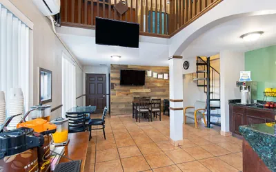 Photo 4 - Super 8 by Wyndham Kingsport