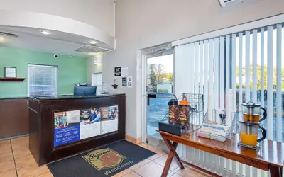Photo 3 - Super 8 by Wyndham Kingsport