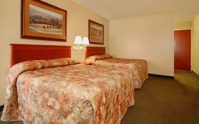Photo 3 - Econo Lodge Inn & Suites Kearney South