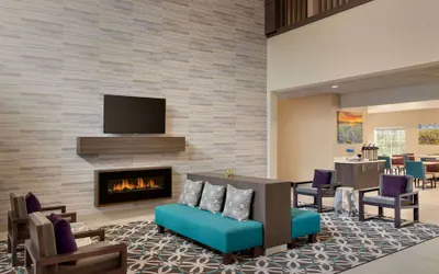 Photo 3 - La Quinta Inn & Suites by Wyndham I-20 Longview South