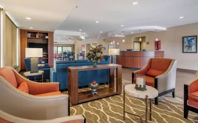 Photo 4 - Comfort Suites Speedway - Kansas City