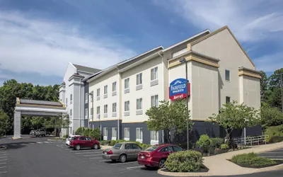 Photo 2 - Fairfield Inn & Suites by Marriott State College
