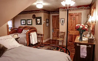 Photo 4 - The Queen, A Victorian Bed & Breakfast