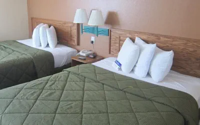 Photo 4 - Pacific Best Inn