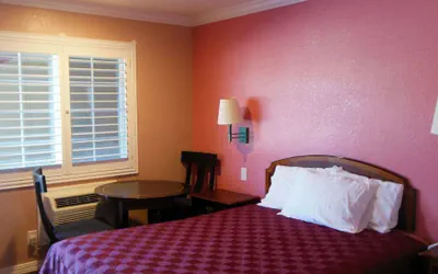 Photo 5 - Sealamp Inn