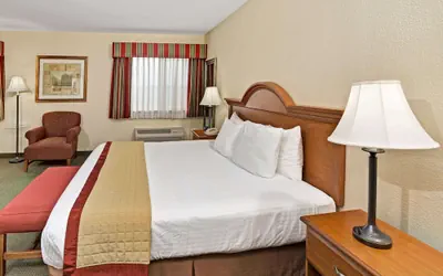Photo 5 - Baymont by Wyndham Indianapolis