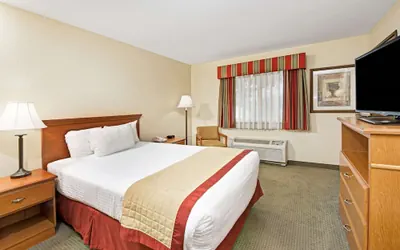 Photo 4 - Baymont by Wyndham Indianapolis