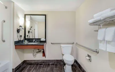 Photo 4 - Comfort Suites Knoxville East