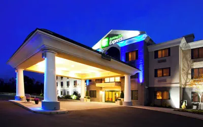 Photo 2 - Holiday Inn Express Syracuse Airport by IHG