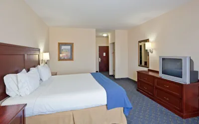 Photo 5 - Holiday Inn Express & Suites Pampa by IHG