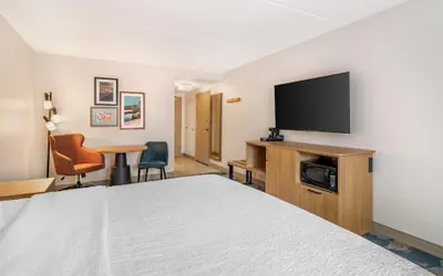 Photo 5 - Hampton Inn Schenectady Downtown