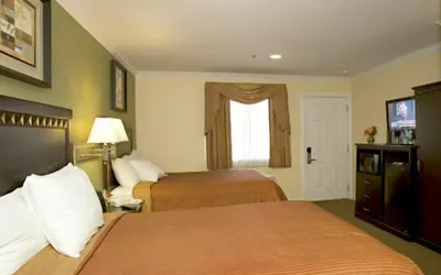 Photo 4 - North Bay Inn