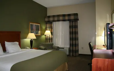 Photo 5 - Holiday Inn Express & Suites - Greenwood by IHG