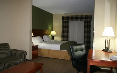 Photo 4 - Holiday Inn Express & Suites - Greenwood by IHG