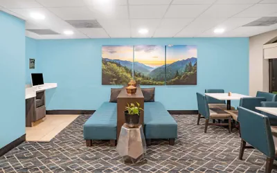 Photo 2 - La Quinta Inn & Suites by Wyndham Sevierville / Kodak