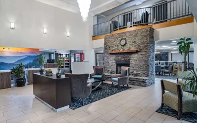 Photo 3 - La Quinta Inn & Suites by Wyndham Sevierville / Kodak