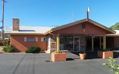 Photo 2 - Relax Inn of Yreka