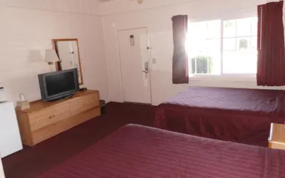 Photo 3 - Relax Inn of Yreka