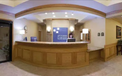 Photo 3 - Holiday Inn Express Hotel & Suites Grand Blanc by IHG